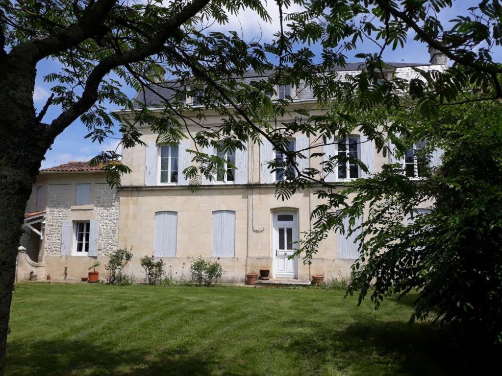 Le Domaine De Bellevue Acomodação com café da manhã Tanzac Exterior foto